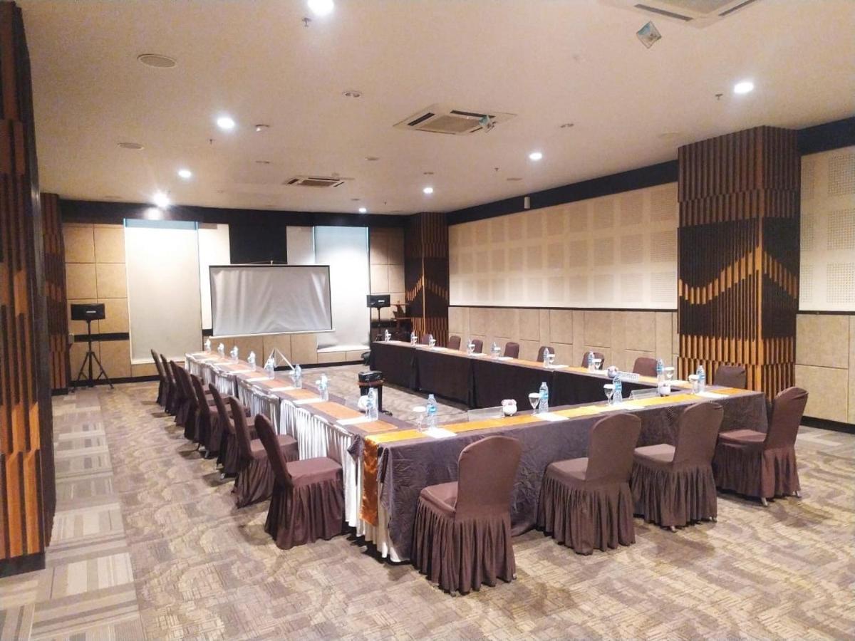Hotel Olive Тангеранг Екстериор снимка