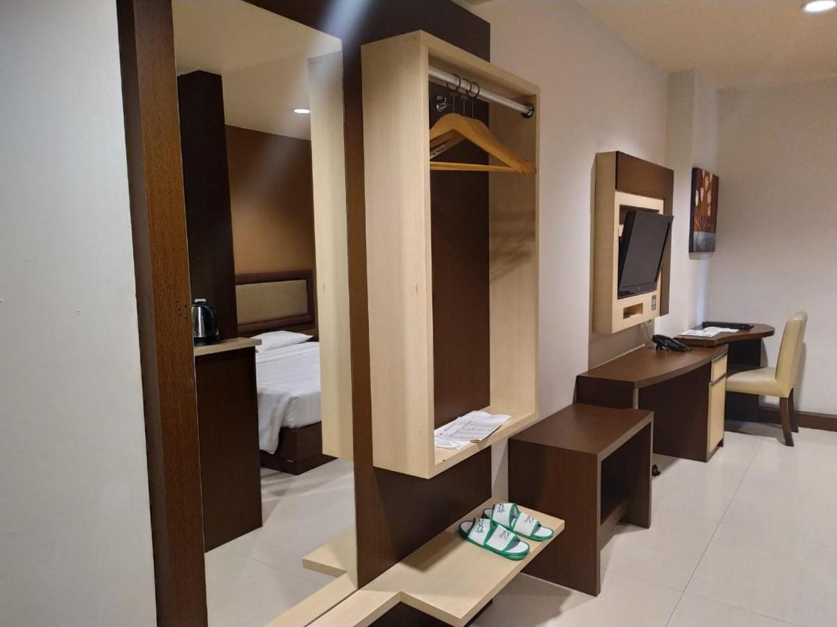 Hotel Olive Тангеранг Екстериор снимка