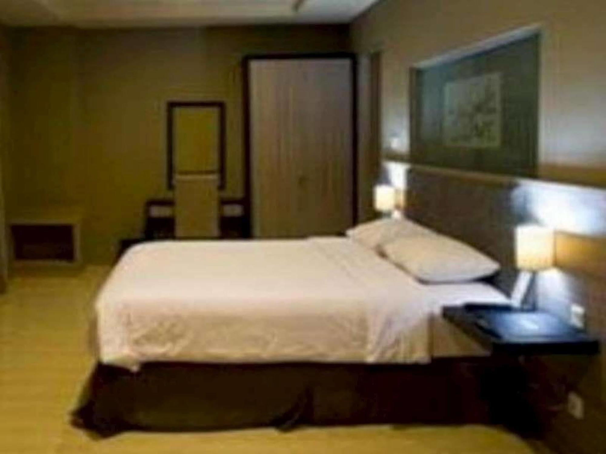 Hotel Olive Тангеранг Екстериор снимка