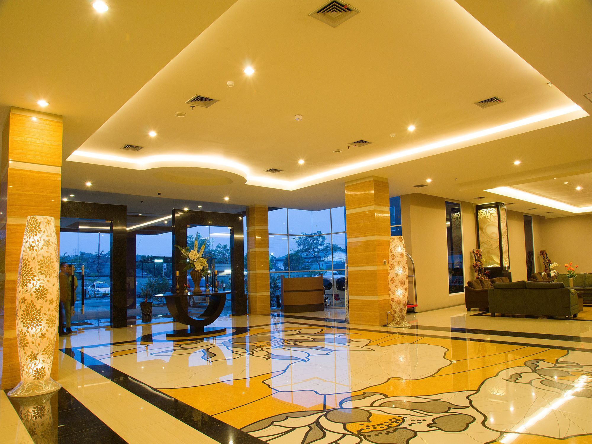 Hotel Olive Тангеранг Екстериор снимка